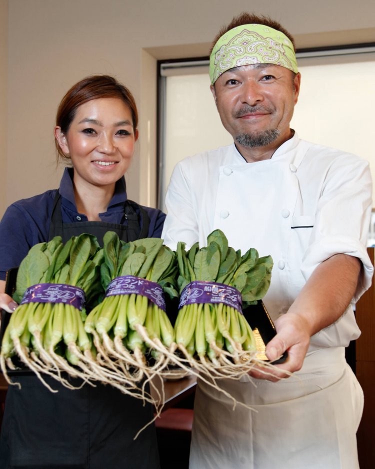 石井弘次さん、紀子さん夫妻が仲良く元気に営む。