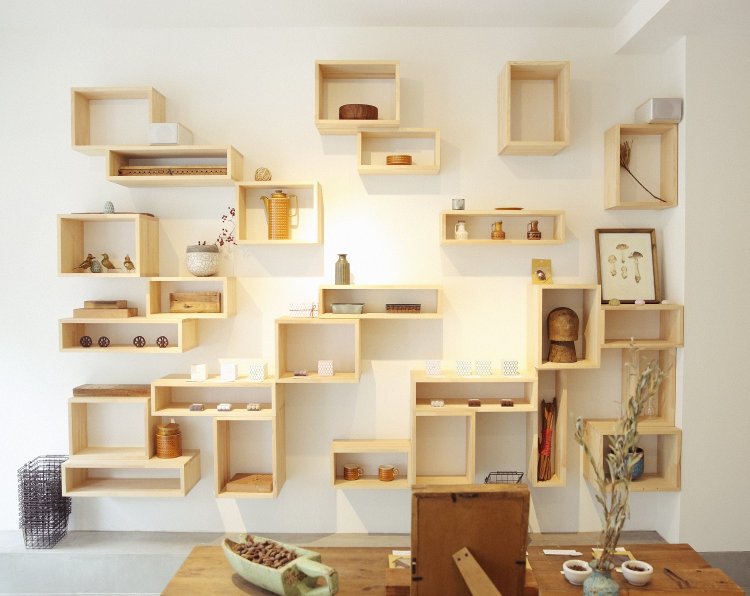 こだわりのアンティークを眺めながら、香り豊かな一杯を。