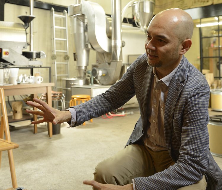 「東東京に注目！天高物件を探せ！で、この倉庫に出合いました」と取締役の寺岡宏さん。