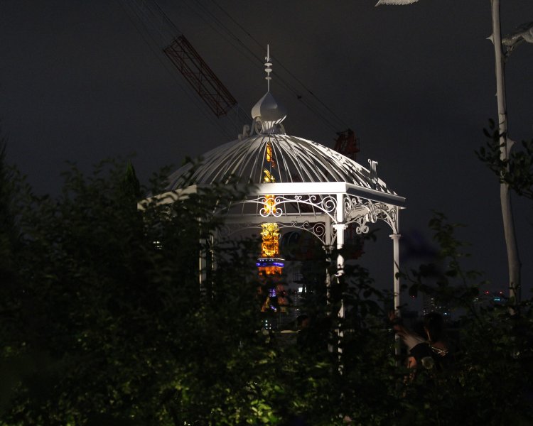 東京ガゼボタワー。六本木ヒルズのガゼボと東京タワーの遠距離合体。