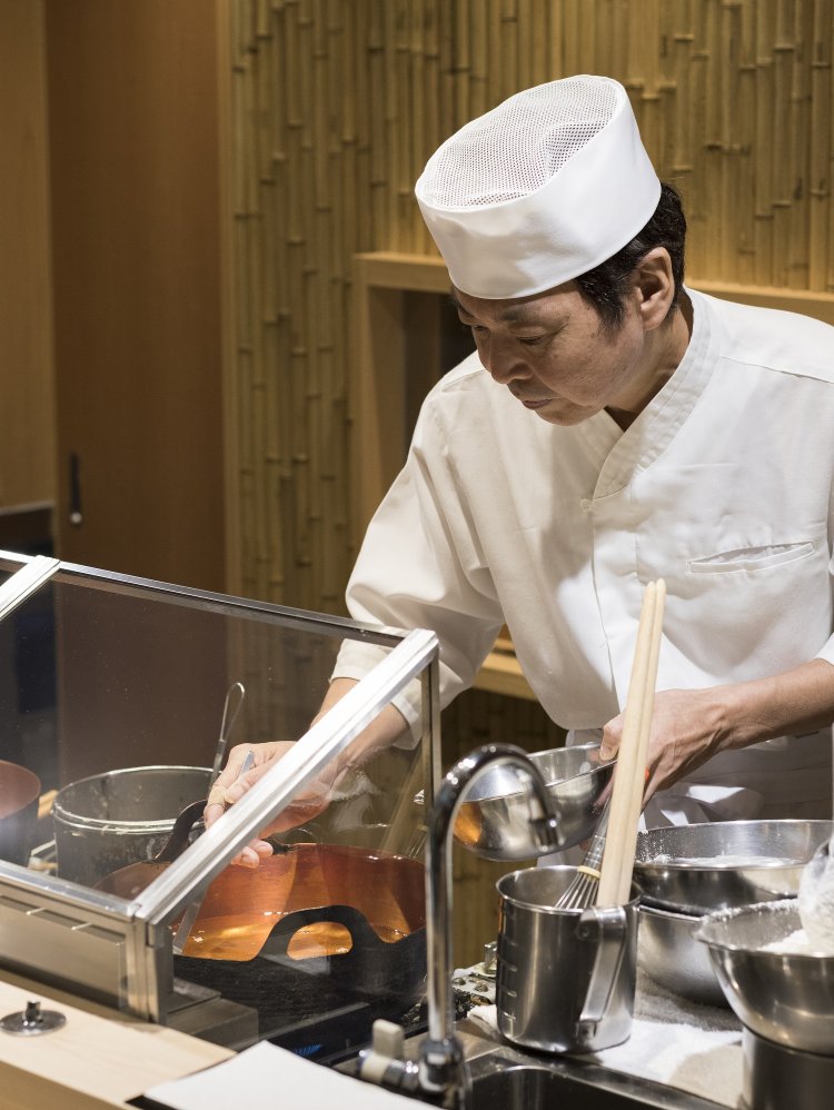 職人技を極めた店主の木口和浩さん。