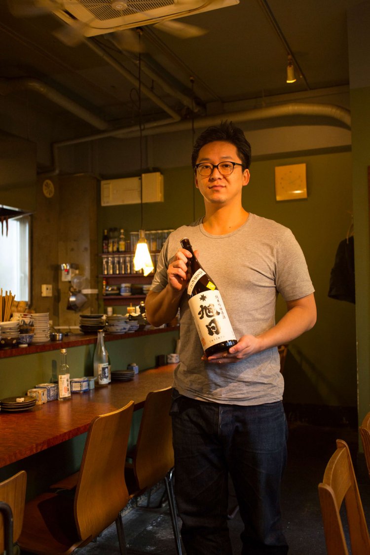 オープンキッチンの店内。