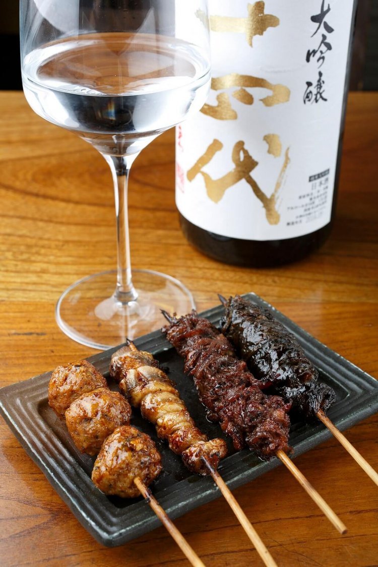 鰻ひと通り1848円と十四代大吟醸3300円。