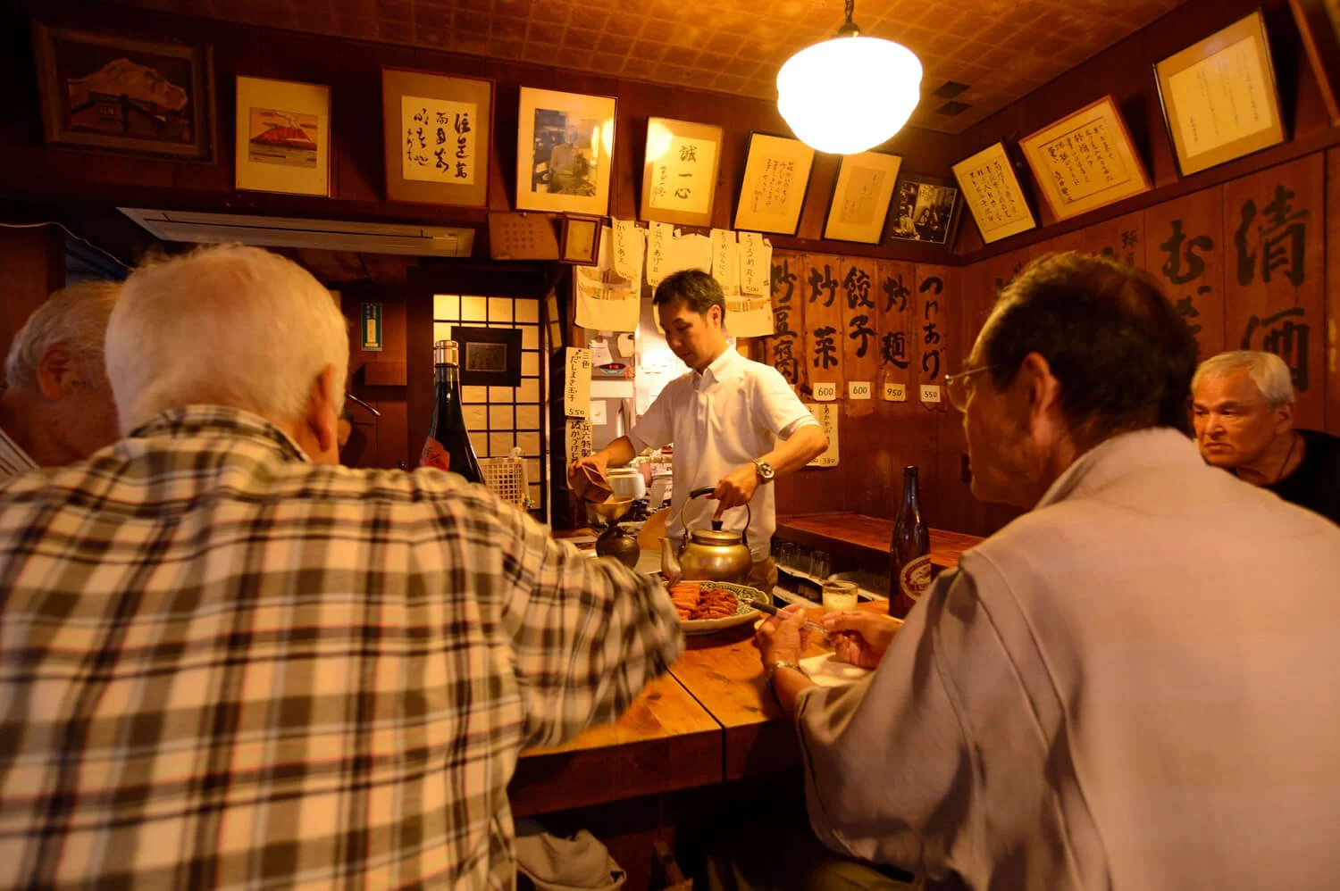 粋な酒場が目白押し 本の街 神保町の居酒屋で酔う さんたつ By 散歩の達人