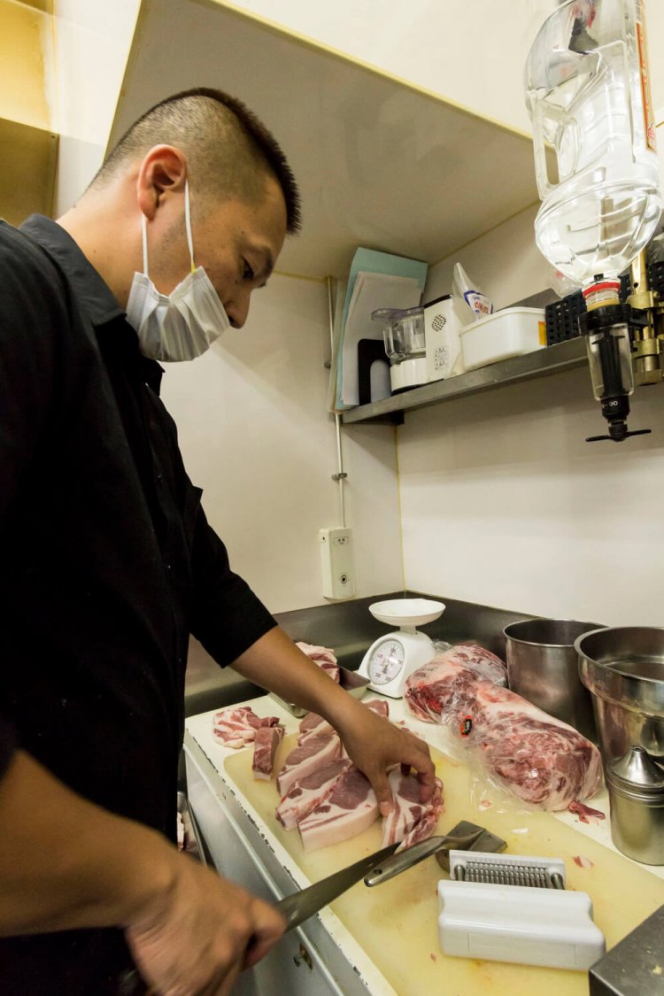 「最近は若いお客さんがすごく増えてきたんだよ」と陽平さん。