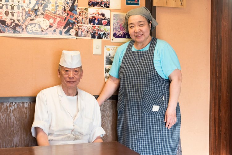 京都で修業し、海外のレストランで腕を振るった経験を持つ、日本料理一筋の片山博孝さん、妻の和子さん。