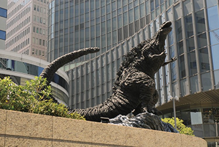 東京ミッドタウン日比谷前のゴジラは高さ3ｍ。シン・ゴジラがモデルという