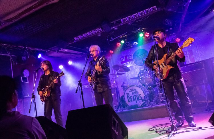 広い地下空間でビートルズの音を堪能できる国立の老舗『Liverpool』