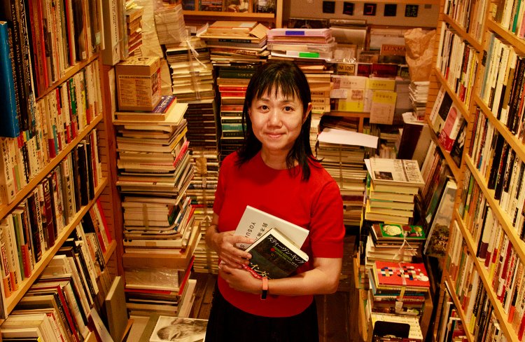 本屋さんの明かりが灯る街で ～作家・角田光代インタビュー～