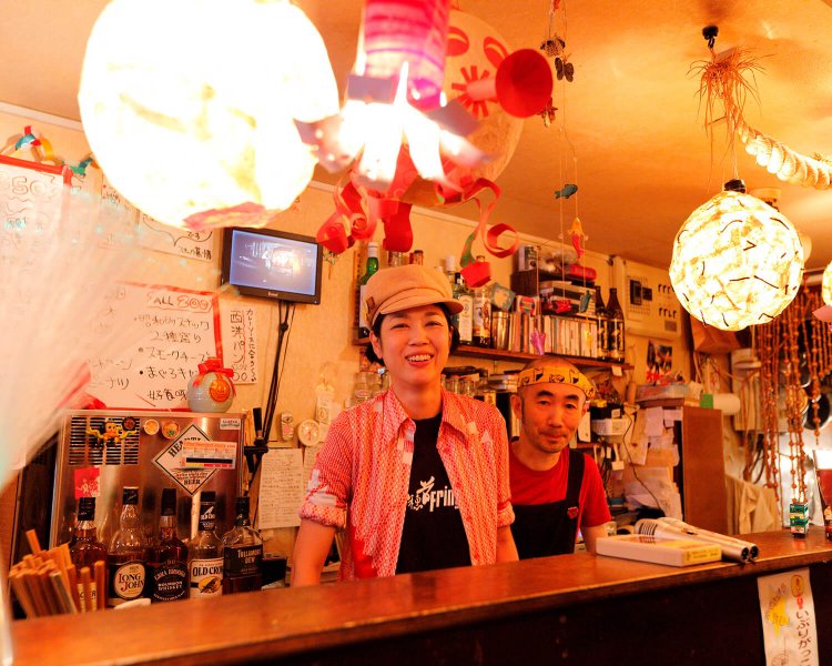 楽しい七尾夫婦。秋田出身の店主はランチで稲庭うどんを提供。