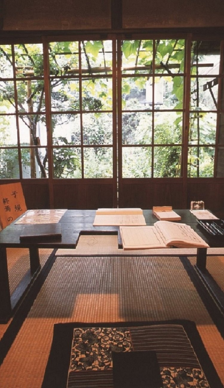 質素な暮らしぶりがしのばれる『子規庵』。