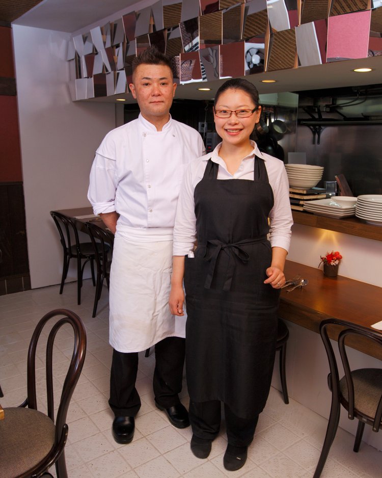 秋葉哲俊さん、陽子さん夫妻。