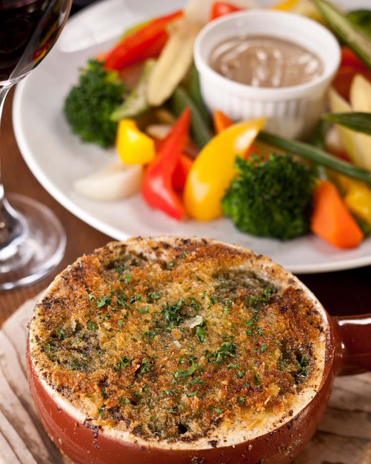 エスカルゴのブルゴーニュ風830円、温野菜のアンチョビソース850円。