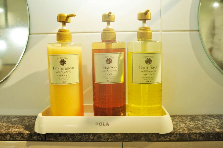 女湯にはポーラのシャンプー、コンディショナー、ボディシャンプーが備えられる。