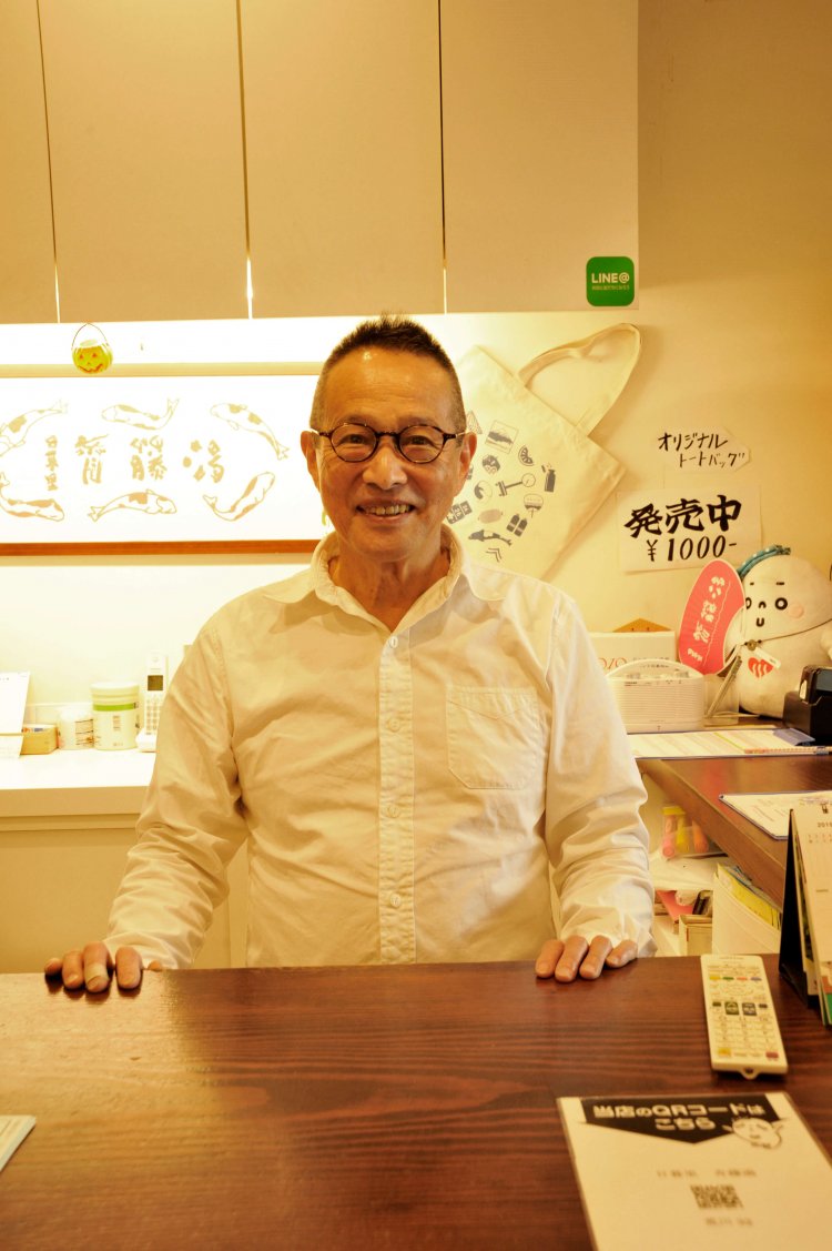 「リニューアルにあたっては、銭湯の原点でもあるお湯にこだわりました」と話す店主の齋藤さん。