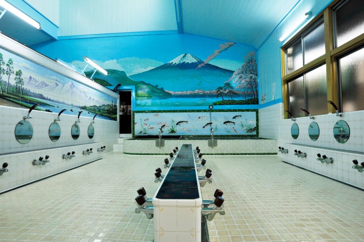 神楽坂の『熱海湯』の富士山のペンキ絵