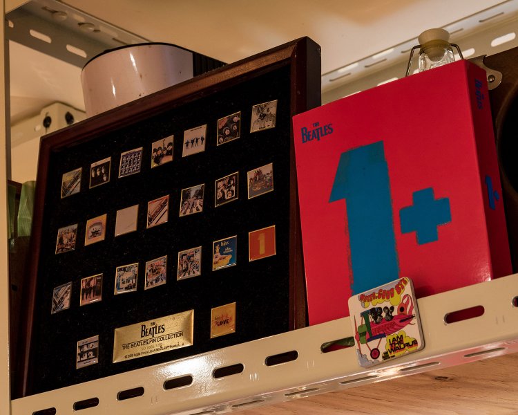 ビートルズアイテムがそこかしこに。ファンはしびれること必至だ。