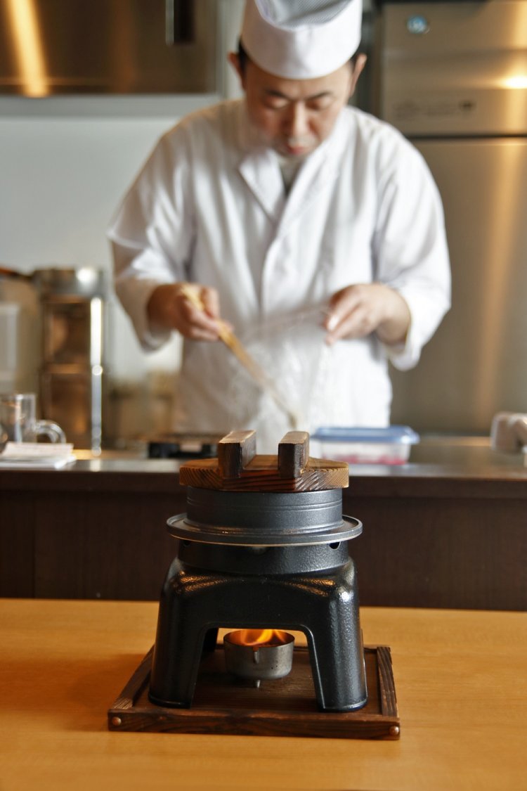 和食一筋25年の佐々木さん。