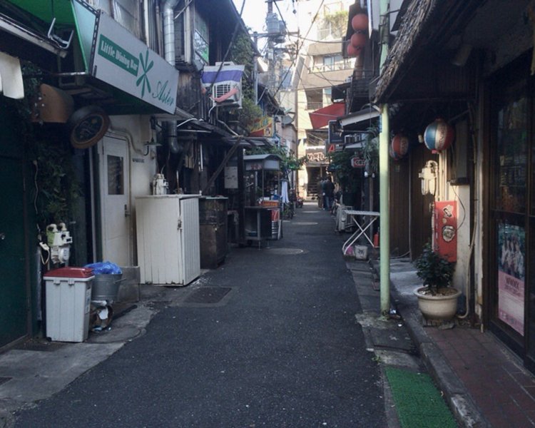 ディランの「Subterranean Homesick Blues」も似合いそう。