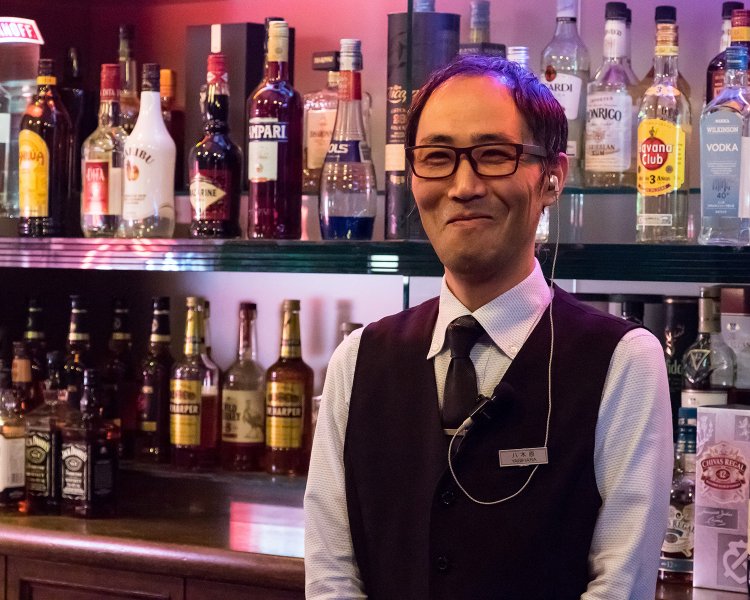 店長の八木原悟さん。「ビートルズは、繰り返し聴いても全然飽きません。それらの曲をCOMMA-DADAの演奏で聴くとさらに新鮮に聴こえます」