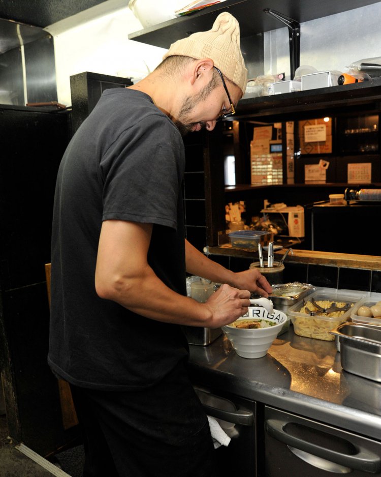 店主水谷（みずがい）剛さんは、地元浦和出身。