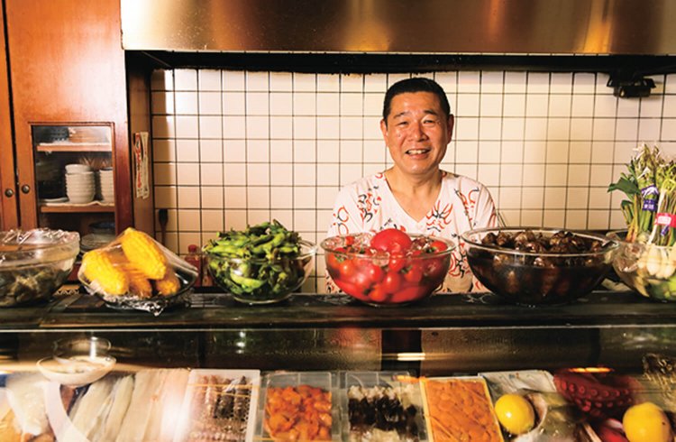 毎日大田市場で仕入れをする大将。