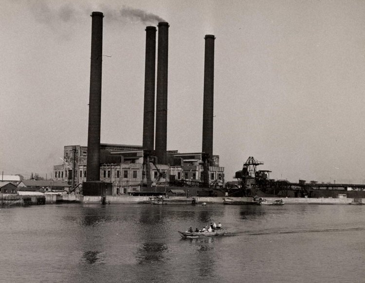 おばけ煙突の思い出をたどる～消えた千住の煙突～