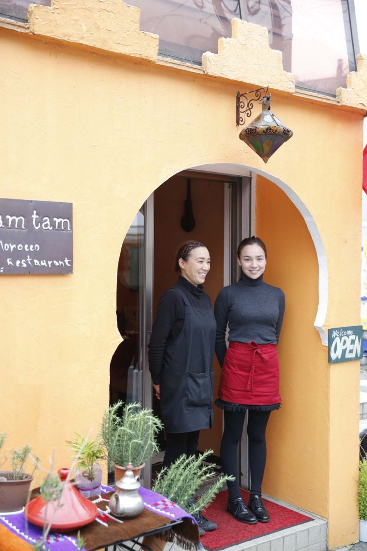 タムタム親子。入り口も特徴的だ。