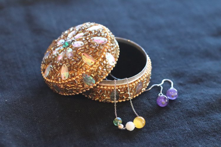 きれいな鉱石を、はじめての山登りの思い出に買ってみては？