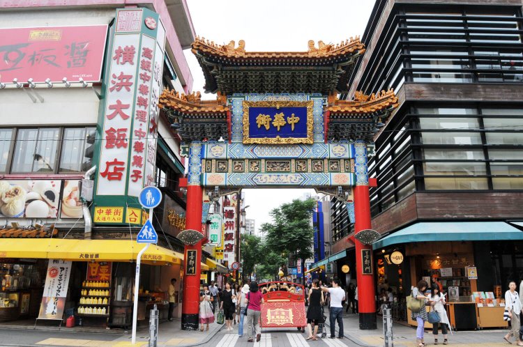 桜木町駅からはじめる野毛・伊勢佐木町・中華街散歩～多彩な横浜の魅力を実感の街歩きコース