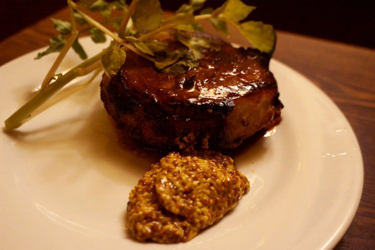 「厚切りチャーシュー」1100円。