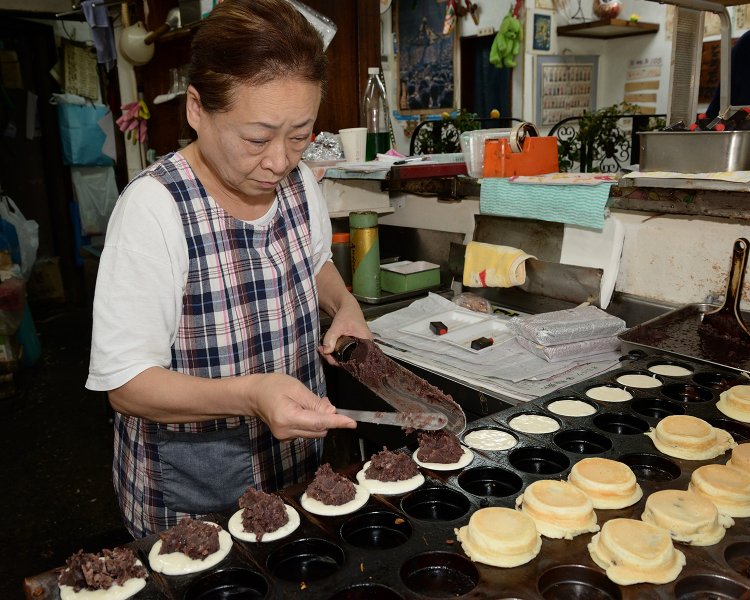 少し小ぶりだが、この大きさが昔ながらの今川焼きの標準サイズ。