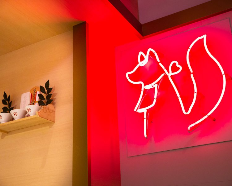 お茶カクテルのレシピは約15種類。お茶カクテルと茶菓子のセットで1100円。