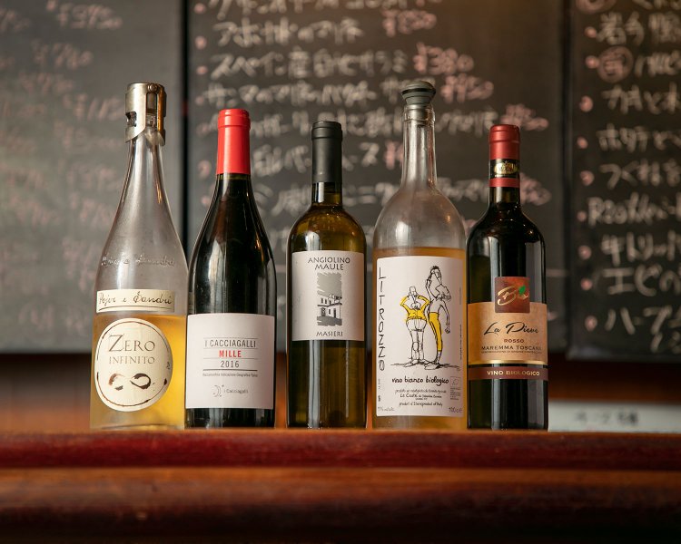 オワインを中心にイタリアンワイン10数種。