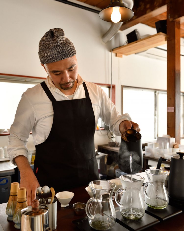 「茶道具は茶葉の抽出のよさや使いやすさで選んでいます」と麻生さん。