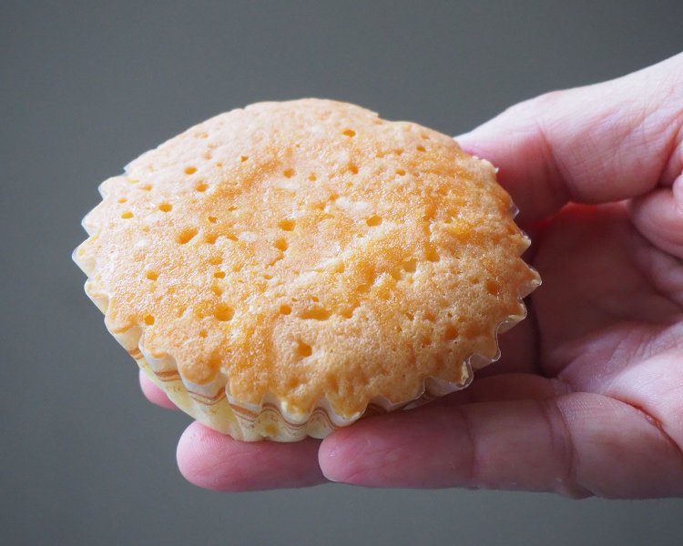 『田村町木村屋アトリエ』マドレーヌ160円。