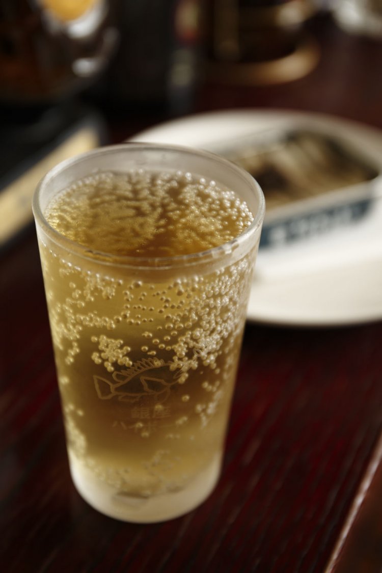 見た目も美しいハイボール1080円。