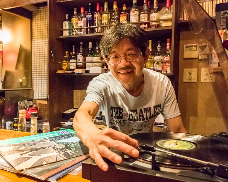 10歳でビートルズのかっこよさに震えたという萩原さん。カルチャーやアートとしての素晴らしさも語ってくれる。