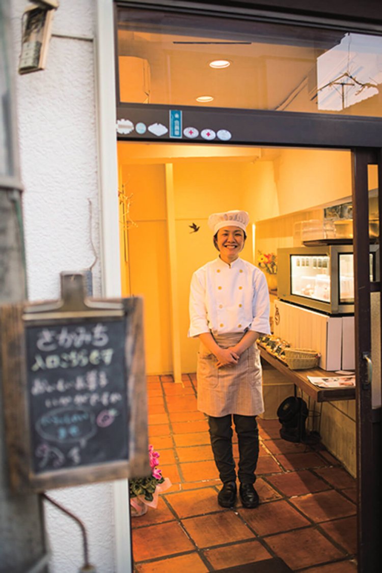 「パフェのトッピングやソースも手作りです」と坂井さん。