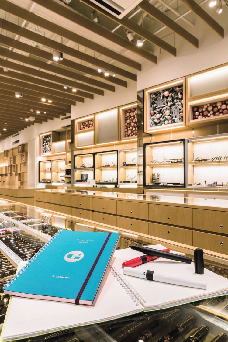 銀座 伊東屋 本店