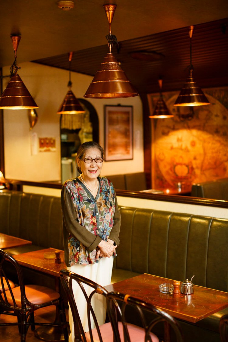 「最初はど素人。『おつりが多かったよ』って、翌日返してくれる常連さんもいました（笑）」。阿部さんのファンも多い。