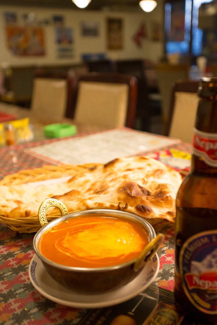 エビバターカレー850円とナン300円。