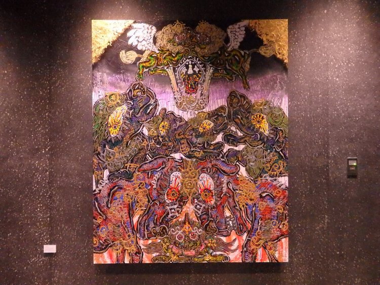 20階にある小松美羽の作品「真の心で立つ 答えは常に目の前に開かれる」