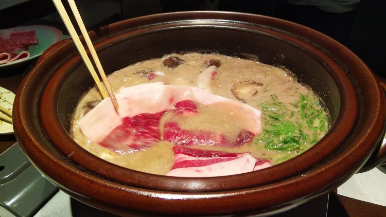 猪肉は結構厚みがある