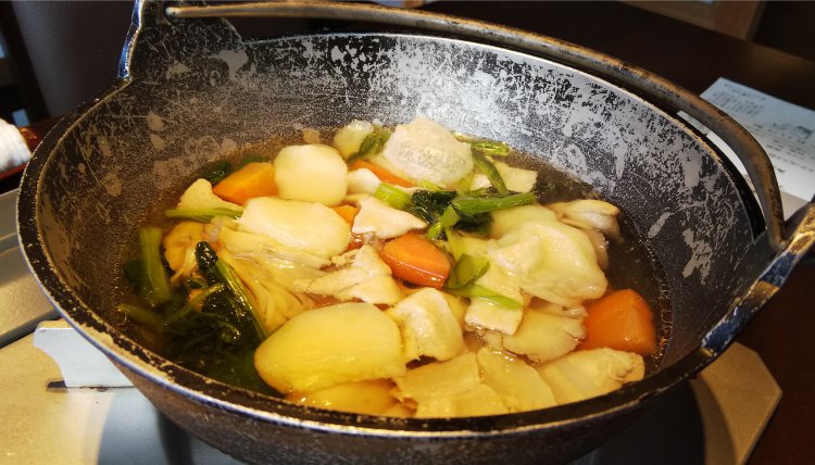 具だくさんの「鬼子蔵汁（きしぞうじる）」は、働き者の夫婦の説話がもとになっている