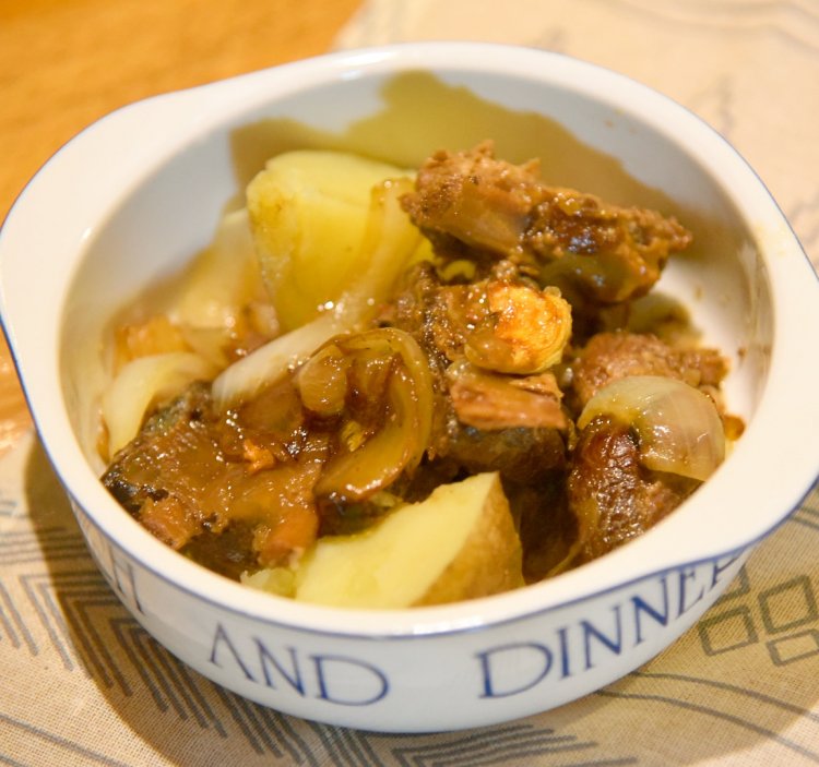 アヒージョ650円（ランチセット1000円）。なんか地中海な気分。