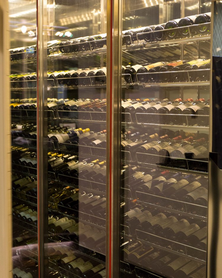 ワインは常時150種揃う。 