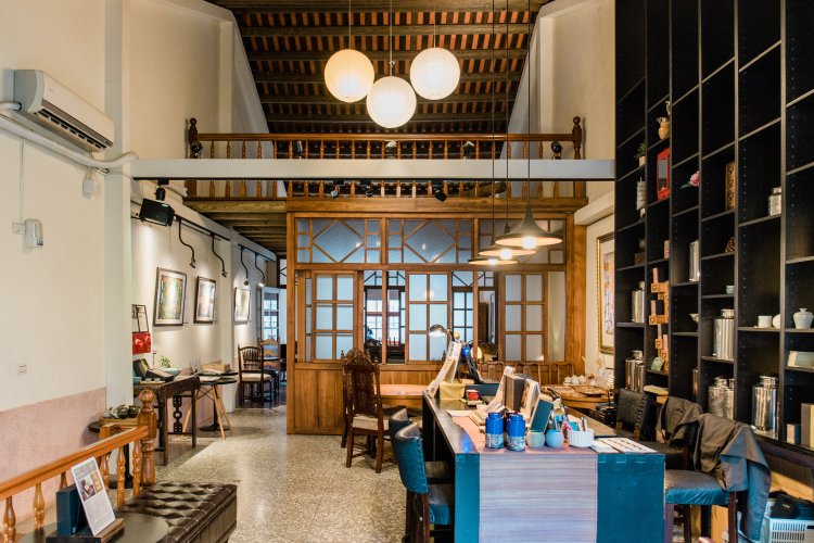 1階の『民藝土呈』も一見の価値あり