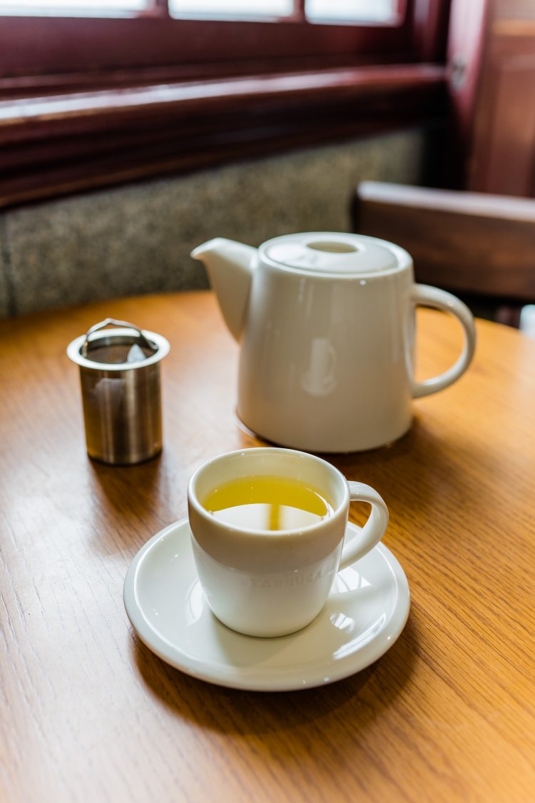 台湾産・阿里山烏龍茶180 元