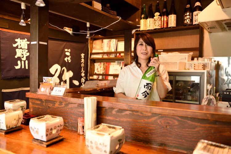 「唎き酒師の主人が仕入れ担当です」とママ。